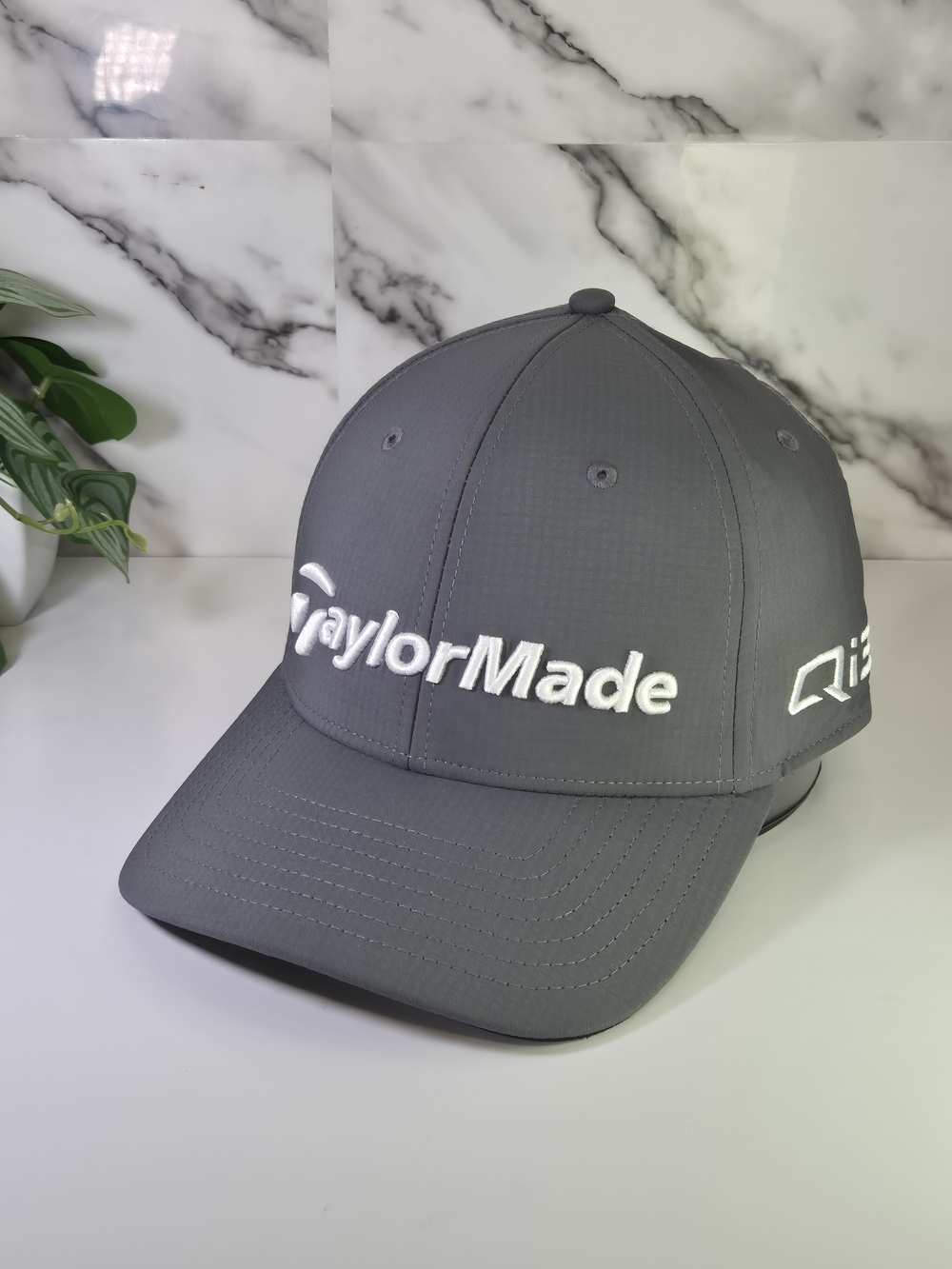 TaylorMade Men's Gray Performance Golf Cap. Adjustable